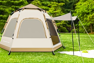 Outdoor lifestyle image of SUNOYAR 6-8 person tent for camping