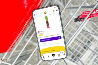 smartphone in a shopping cart displaying a 1-clip coupon offer in the KCL app