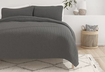 Linens & Hutch Quilt Set