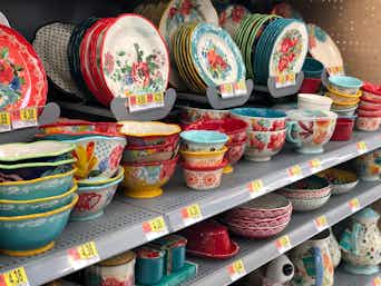Aldi's New Kitchenware Designs Look Just Like The Pioneer Woman's Line, But  For A Fraction Of The Price