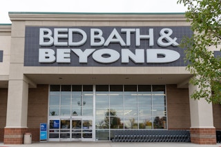 Bed Bath & Beyond store front
