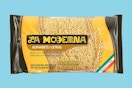 a package of la moderna pasta