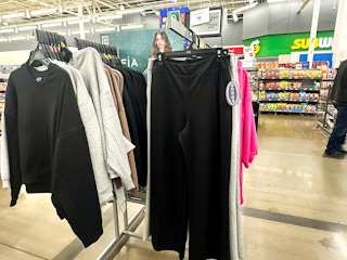 walmart-scoop-womens-scubaknit-sweatpants-3