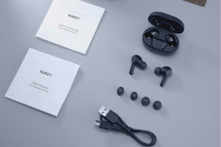 ebay-retail-aukey-bluetooth-headphones-feb-1
