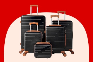 black 5-piece luggage set