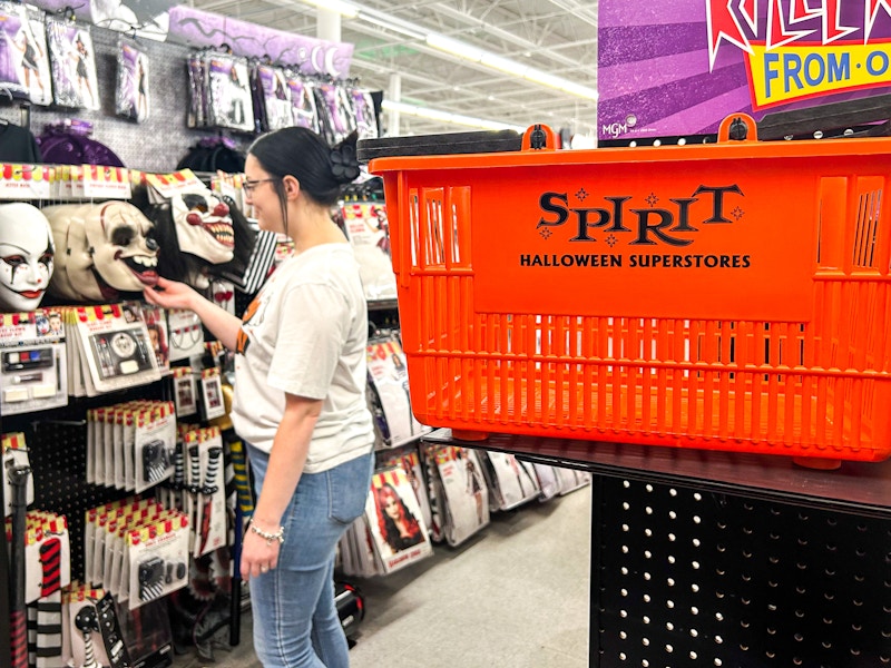 spirit-halloween-tips-basket-model-kcl