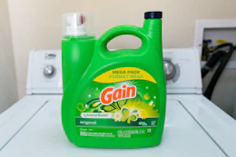 gain laundry detergent on a washing machine