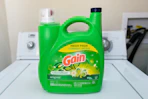 gain laundry detergent on a washing machine