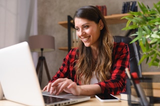 model on laptop 