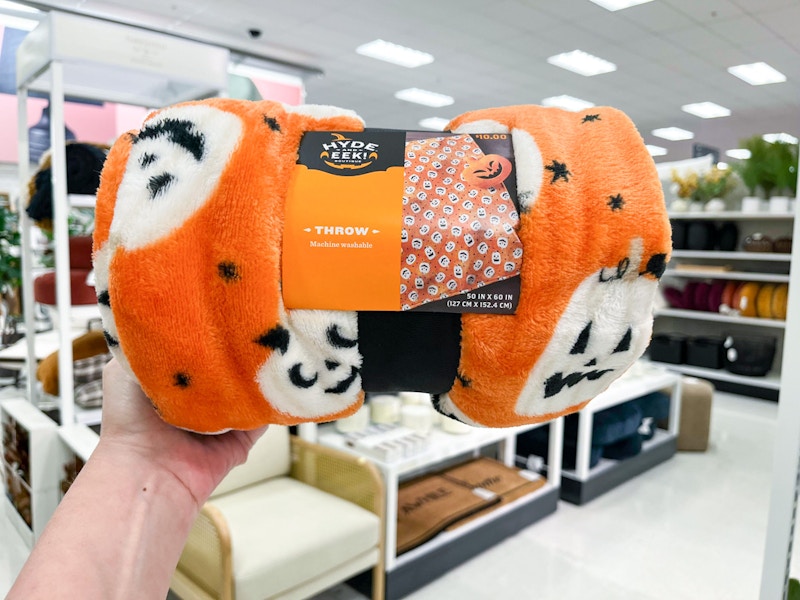 target-hyde-and-eek-halloween-blanket-1