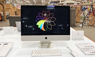 2020 apple imac 21.5 inch on display in store