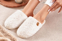 EverFoams Women's Fuzzy Slip-on