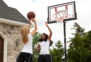 walmart-lifetime-portable-basketball-hoop-2021b