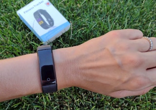 free-fitness-tracker-just-pay-shipping-071221i