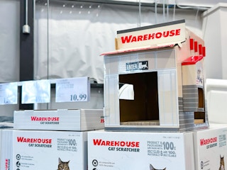 costco-warehouse-cat-scratcher-2