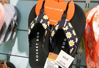 rocket-dog-orb-shoes-flip-flops-1