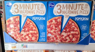 kroger-3-minute-microwave-pizza-1-sv