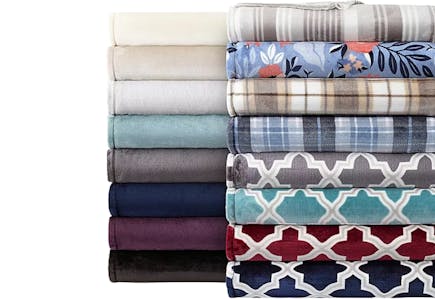 Home Expressions Velvet Blanket