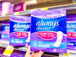 hand holding always discreet pads