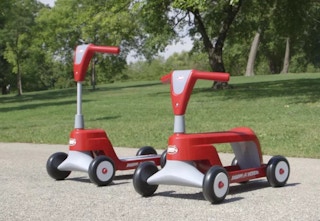 scoot 2 scooter outside