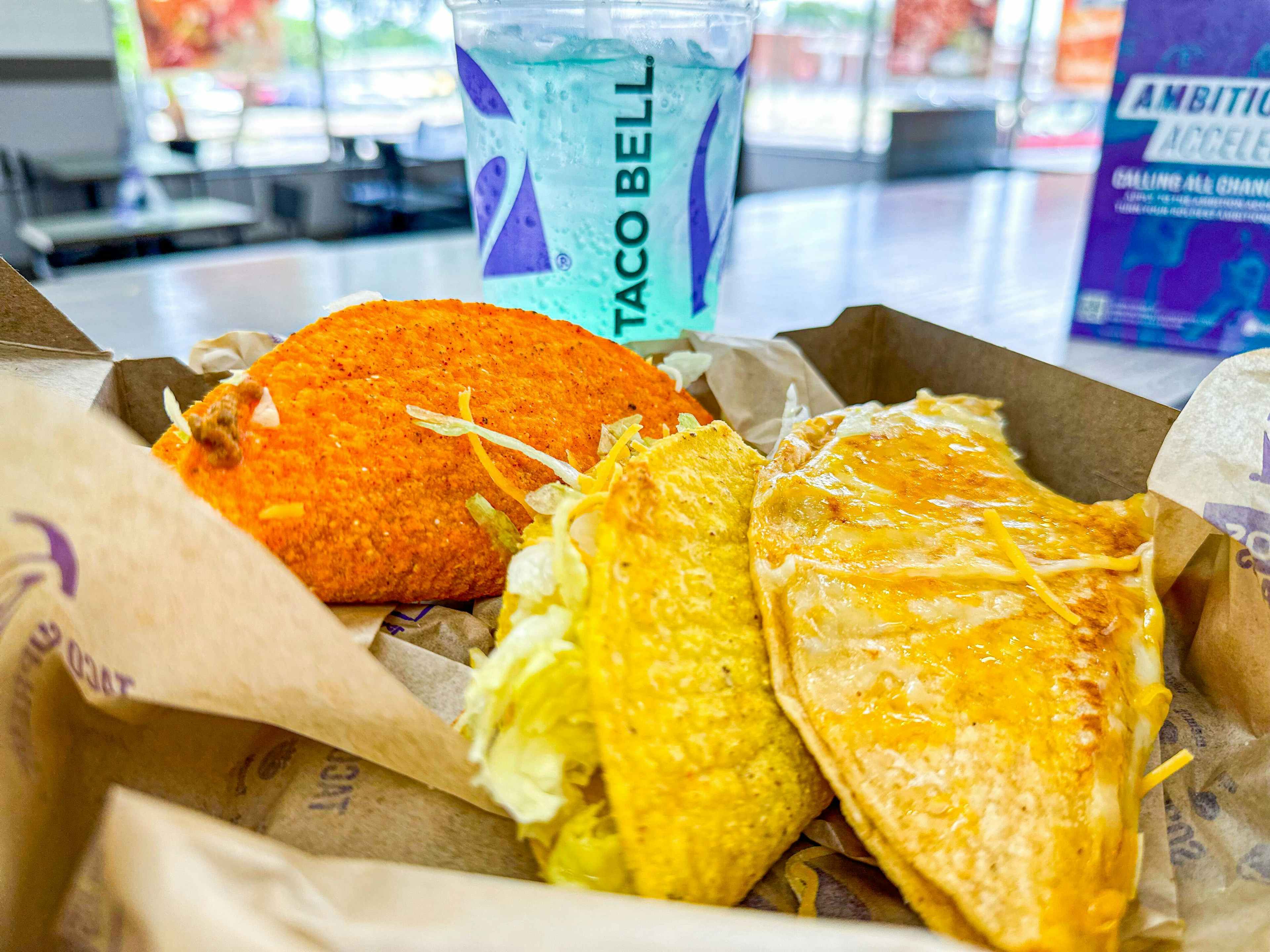 food-deals-taco-bell-discovery-box-tacos-baja-blast-drink-kcl-12