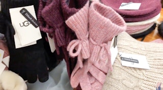 ugg-accessories-rue-la-la-2021-1-2