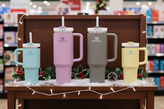 stanley-tumbler-sale-1