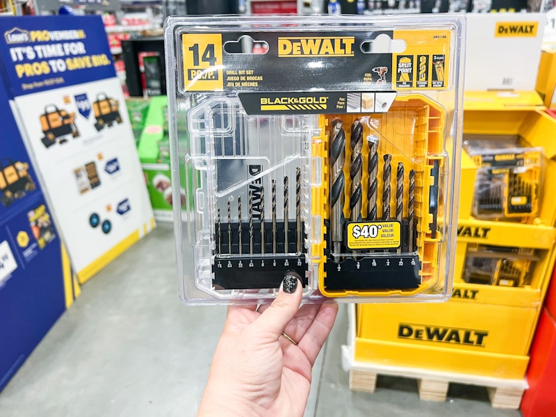 Lowes-black-friday-dewalt-14-piece-drill-bit-set-111522-28