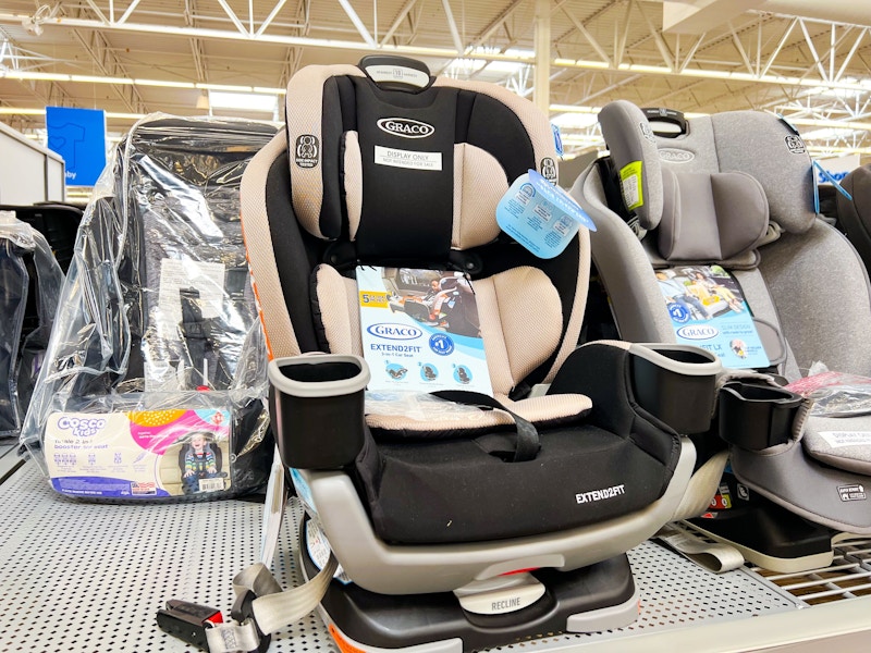 Graco Extend2Fit Car Seat on walmart shelf