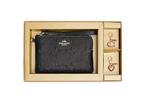 Boxed Corner Zip Wristlet