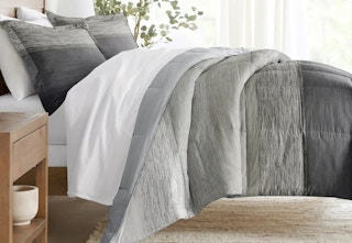 linens and hutch bedding