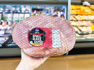 hand holding a kroger spiral ham