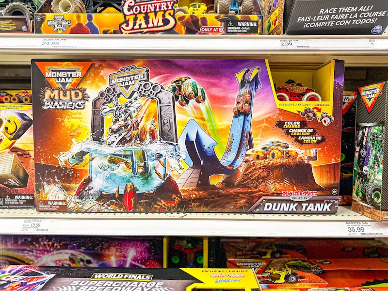 monster-truck-dunk-tankl-track-set-target1