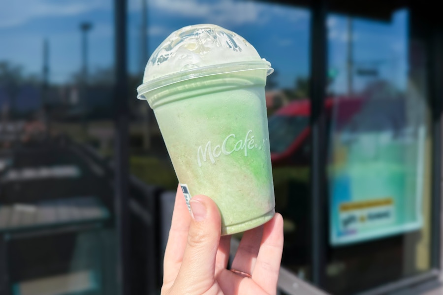 mcdonalds-shamrock-shake-limited-time-only-ice-cream-milkshake-lucky-clover-saint-patricks-day-drink-kcl-2