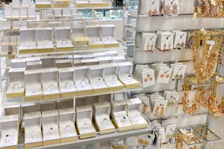 jewelry area shot macys 2022 b 1652292651 1652292651