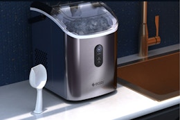 This $300 Countertop Nugget Ice Maker Is Now Only $160 on Amazon card image