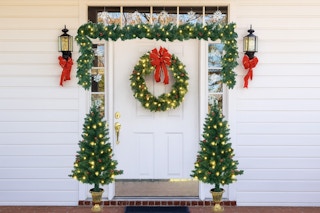 daily-steals-4-piece-christmas-decoration-floral-set-2