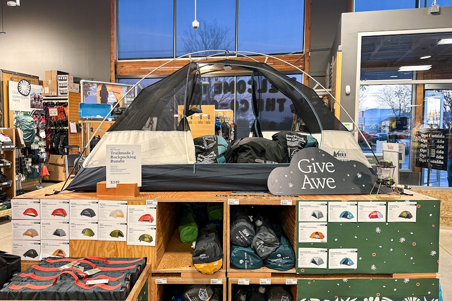 tent display in rei 