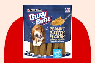 The packaging of Purina Busy Bone