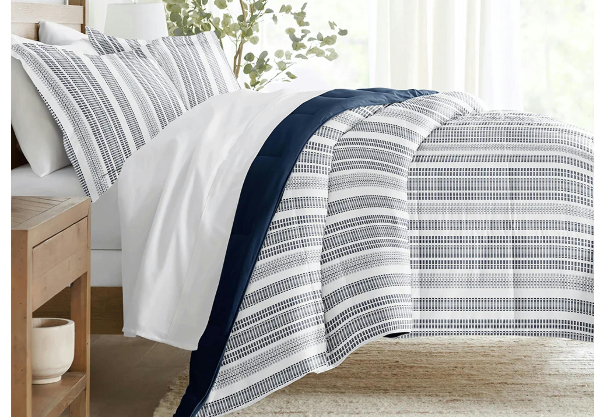 Reversible Comforter Set
