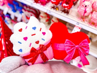 spritz-valentines-day-decor-target2