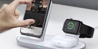 super aukey aircore 3 in 1 wireless charging station stand featured image 2023 1680202402 1680202402