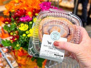 kroger-free-national-cinnamon-rolls-day-kcl-3