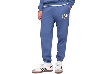 Gap Men's Disney Mickey Joggers