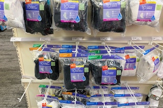 target black friday womens hanes socks 2021 5 1637622990 1637622990