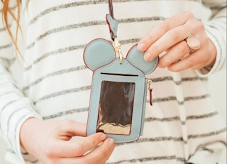 jane-mouse-lanyard-2