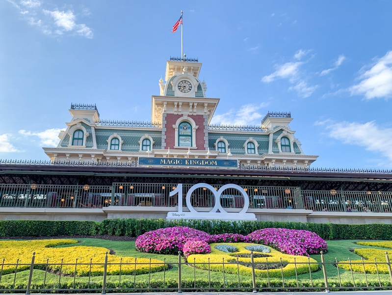 walt disney world magic kingdom entrance