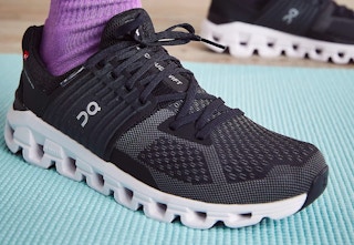 zappos-on-lcoud-sneakers-2