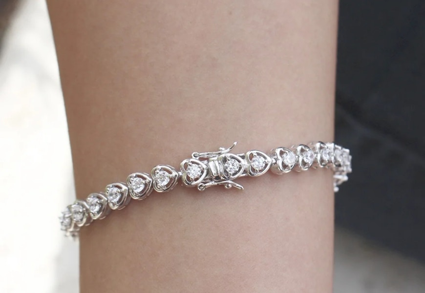 walmart carote bracelet screenshot