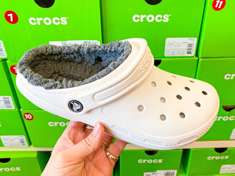 Crocs-fur-lined-sherpa-clogs-generic-store-040422